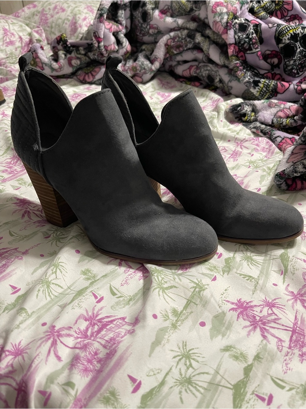 Carlos by Carlos Santana Gray Suede Cutout Ankle Booties